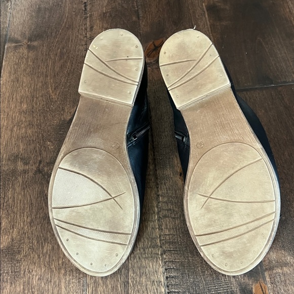 Miz Mooz Black Sandals - Picture 3 of 7